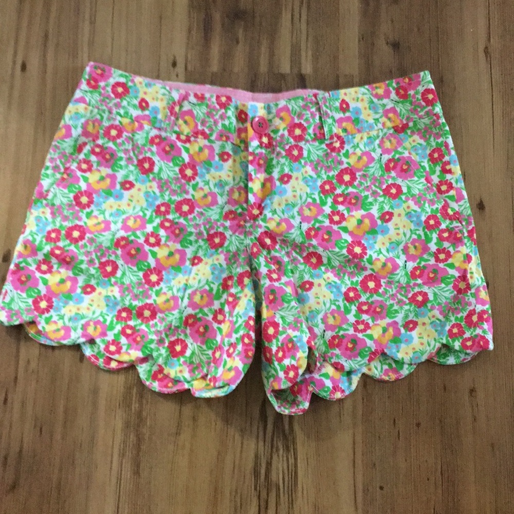 Lilly Pulitzer Buttercup Scallop Shorts